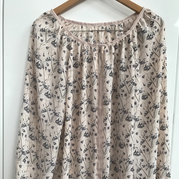 Max Studio Tops - Pale pink bell sleeve top MAX Studio